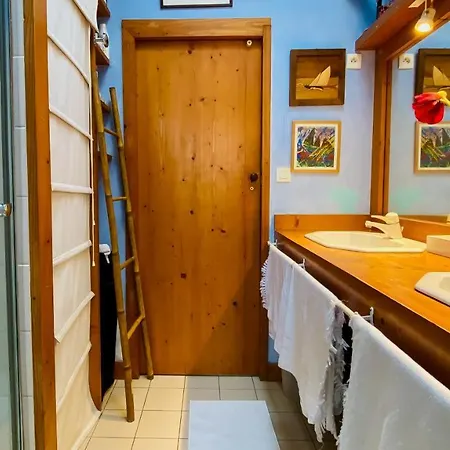 Jolie Maison De A Proximitee Du Port Et Des Commerces Et De La Villa La Flotte